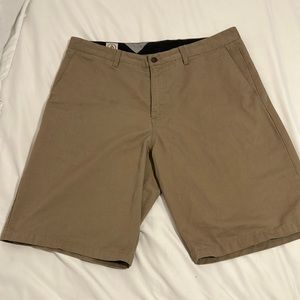 Men’s beige shorts